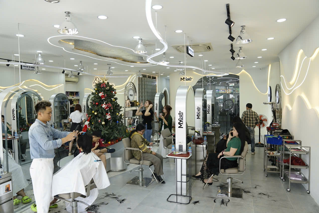 Không gian Salon Dũng Sài Gòn