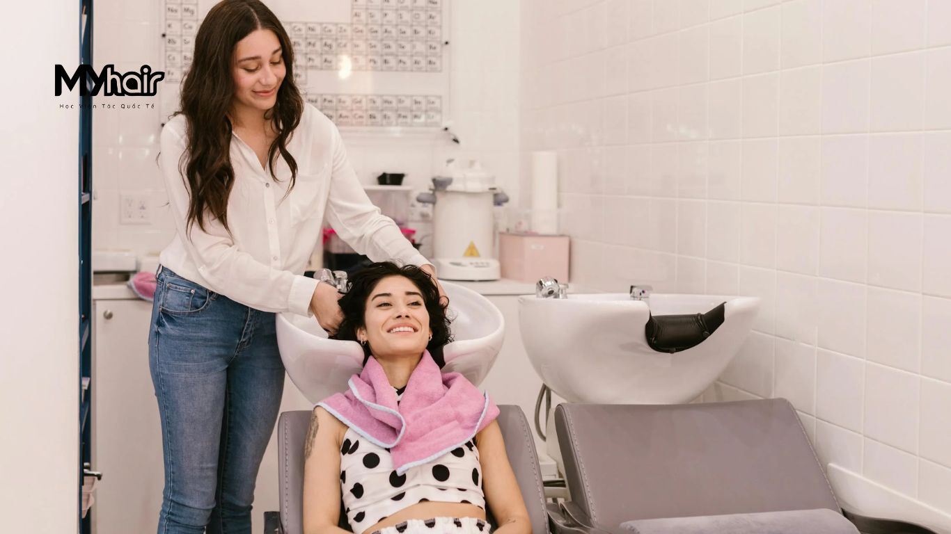 Lương của nghề tóc là bao nhiêu – Thu nhập của thợ tóc chuyên nghiệp