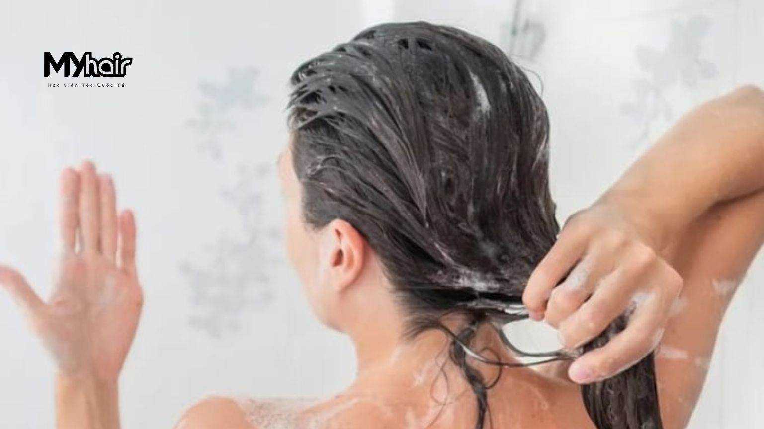 Mẹo gội đầu sau khi duỗi tóc – Shampoo phục hồi tóc hư tổn