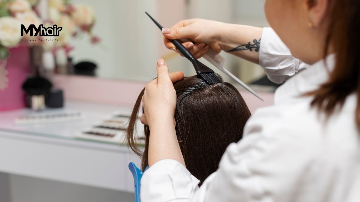 Xây dựng thương hiệu cá nhân cho Hair Stylist trên mạng xã hội 2026 – Lựa chọn nền tảng và định hình phong cách