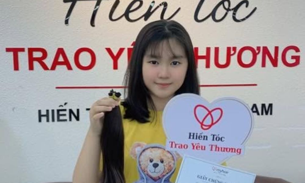 Cách chăm sóc tóc trước khi hiến: Gội, sấy thế nào?