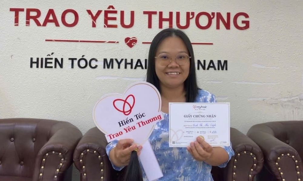 Cắt tóc ở vị trí nào sau khi đã buộc?