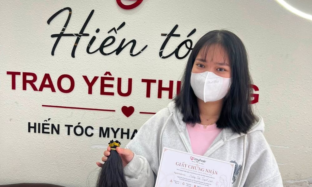 Tóc xoăn có bị từ chối vì nhìn ngắn hơn không?